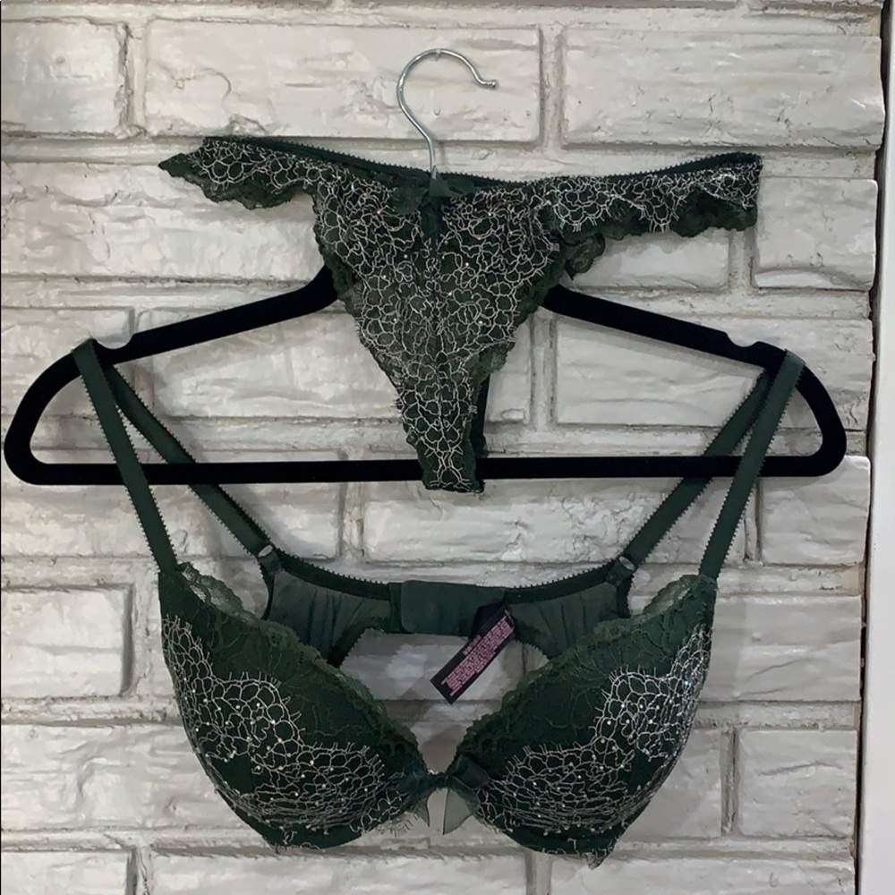 Victoria’s Secret VS pushup bra & pantie set